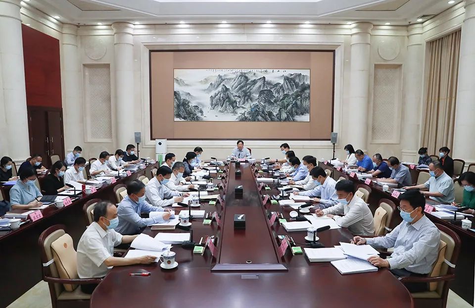 自治区政协党组理论学习中心组开展2022年第2次专题学习图.jpg