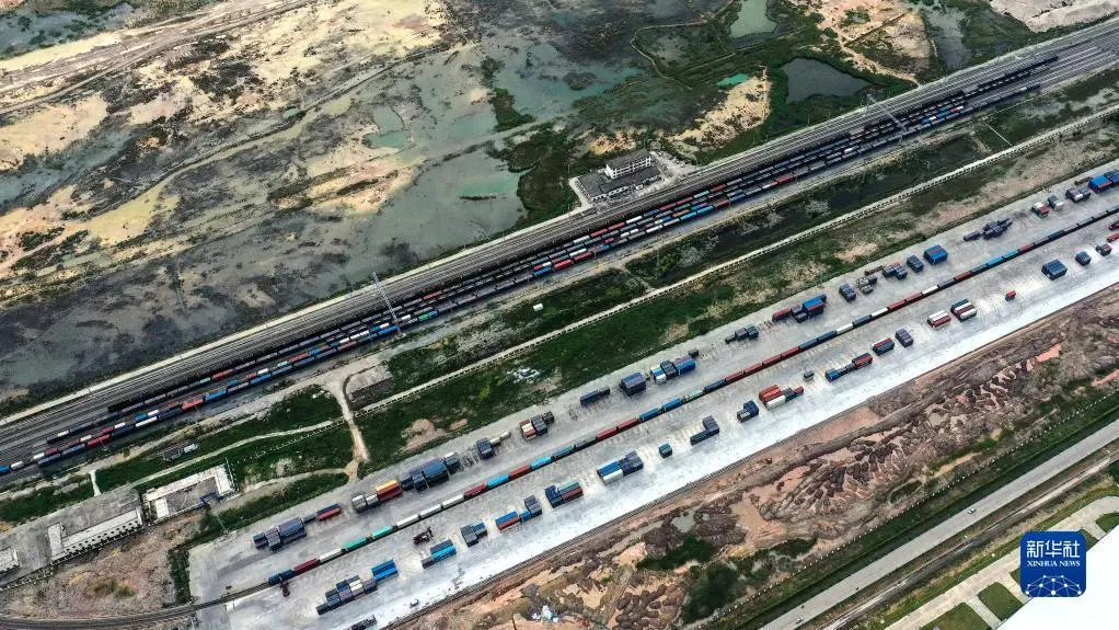 据中国铁路南宁局集团有限公.jpeg