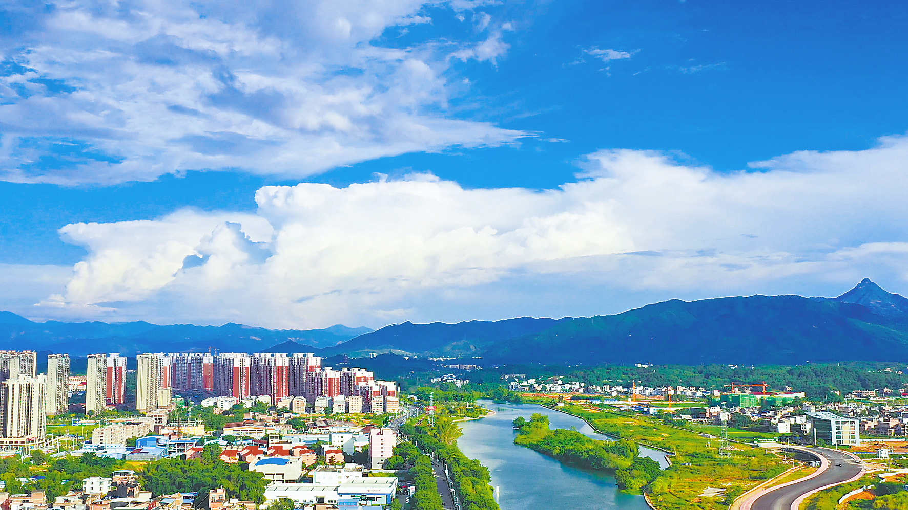 贺州市八步区鸟瞰图.jpg