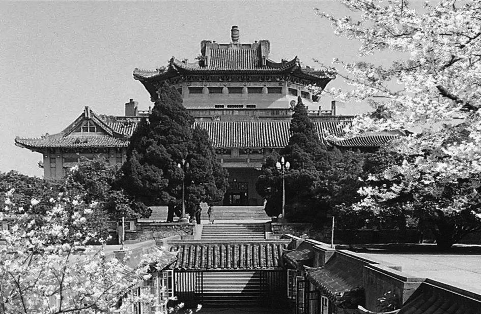 武汉大学老图书馆.jpg