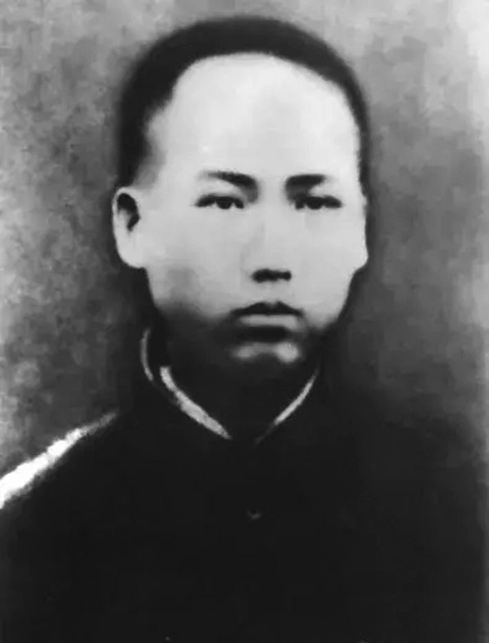 1913年，在湖南省立第四师范学校求学时的毛泽东.webp.jpg
