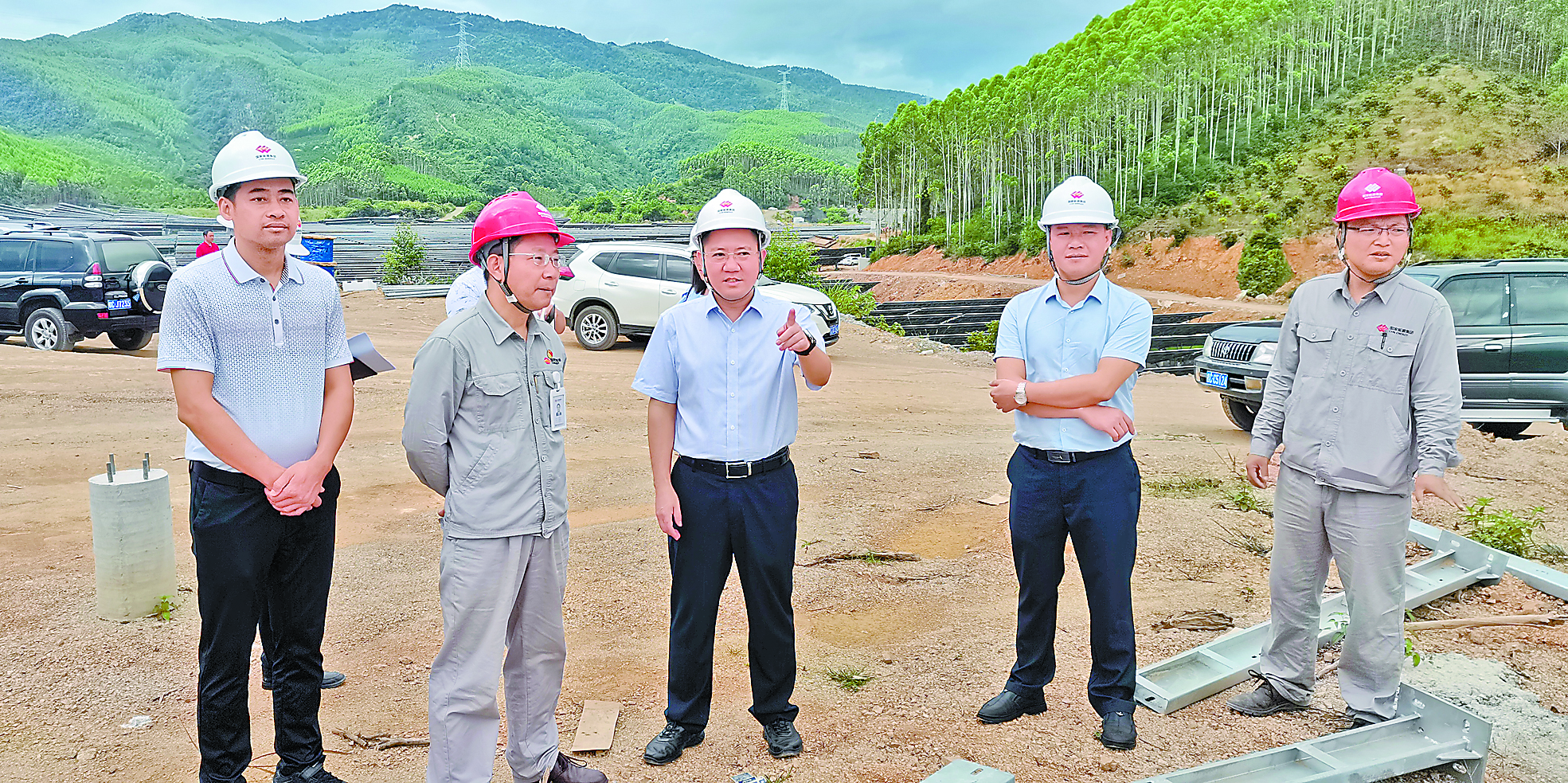 3.  永福县县长唐芳顺（中）调研重大项目。 于翔 摄.jpg
