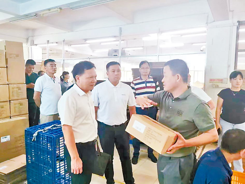 钦南9副主席纺织.jpg